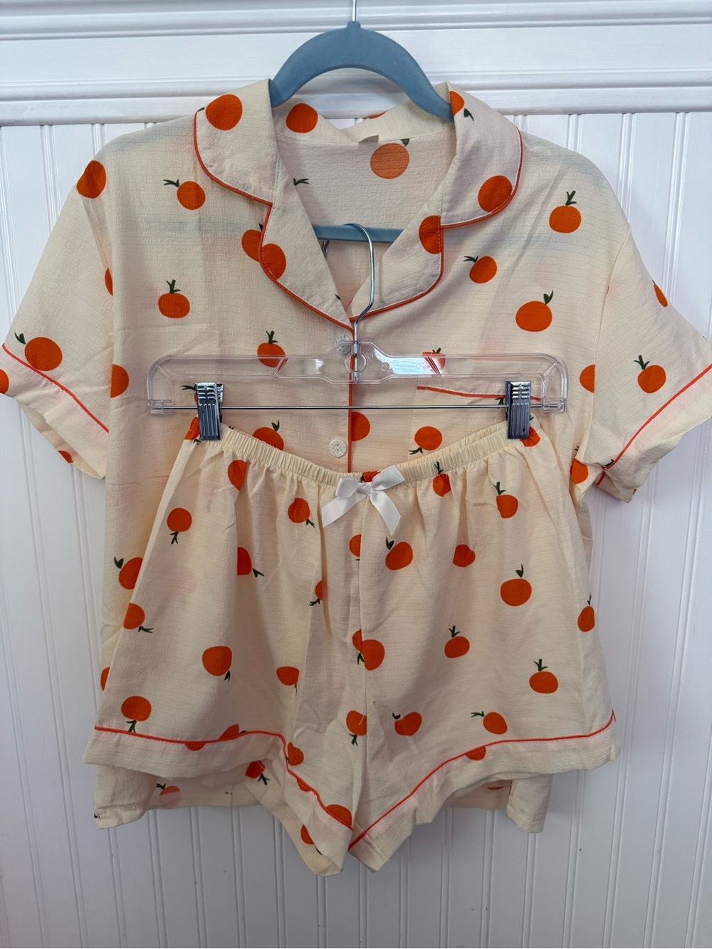 Lightweight pajama set with oranges
